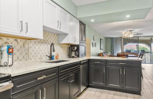 Butler Beach House | Ocean Hibiscus - Oceanfront Resort