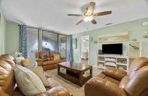 Butler Beach House | Ocean Hibiscus - Oceanfront Resort