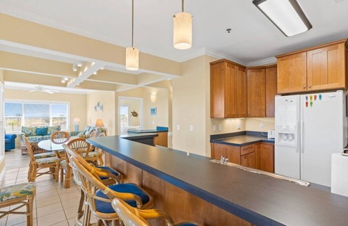 Ocean Isle Beach Condo | Ocean Isle Beach Condo: Beach, Pool & Pet-Friendly