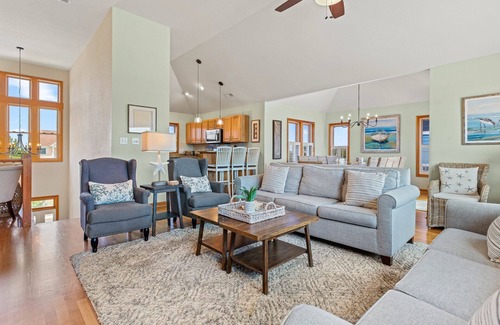 Duck Cottage | Ocean Journey 7B/9B Pool, Hot tub, Walk to Beach in the Heart of Duck