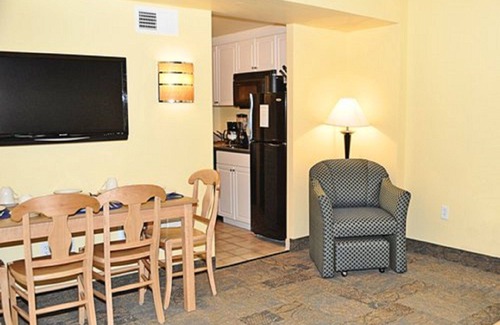 Northeast Virginia Beach Resort | Ocean Key Resort next to Rudee Inlet
