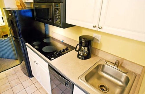 Northeast Virginia Beach Resort | Ocean Key Resort next to Rudee Inlet