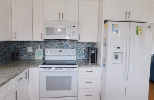 Surfside Beach Apartment | Ocean Lakes | Pet-Friendly 3BR | Isle Be Back