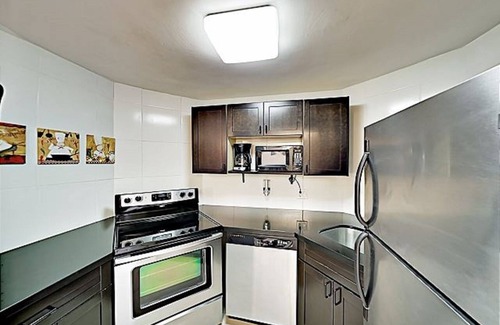 Galt Mile Resort | OCEAN MANOR 1 MASTER EN-SUITE BEDROOM AND 1 BEDROOM