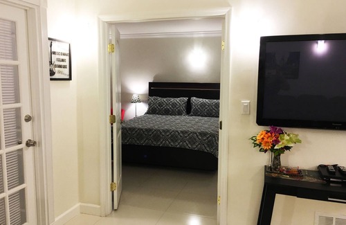 Galt Mile Resort | OCEAN MANOR 1 MASTER EN-SUITE BEDROOM AND 1 BEDROOM
