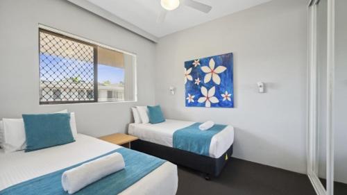 Coffs Harbour Apartment | Ocean Parade 9 - Cafes, Stroll to beach, BBQ, Pool