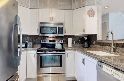 Ocean Park Condo | Ocean Park Meadows #93 by Bayley Vacation Rentals