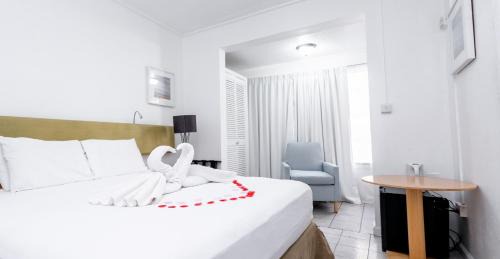 Castle Comfort Hotel | Ocean's Edge Lodge Restaurant & Bar