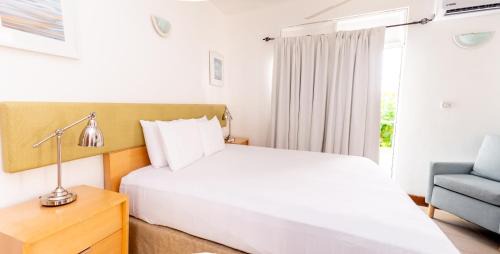 Castle Comfort Hotel | Ocean's Edge Lodge Restaurant & Bar