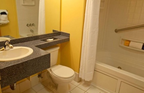 Northeast Virginia Beach Resort | Ocean Sands Resort with a nice Oceanfront Balcony