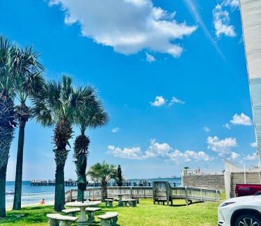 Ono Island Apartment | Ocean Serenity