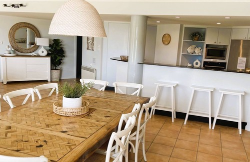 South West Rocks Apartment | OCEAN SHORES UNIT 10 - LUXURY WATERFRONT WITH WI-FI