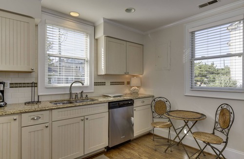 Northeast Virginia Beach Condo | Ocean Side, North End, First Floor, 2 Bedroom Condo