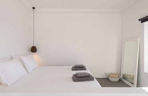 Paros Hotel | Ocean Stone Suite: Overlooking the Aegean Sea!