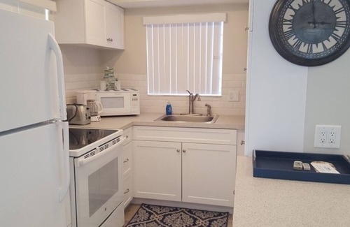 Hillsboro Beach Apartment | Ocean Suite Apartment #217