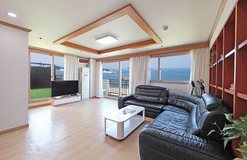 Goseong-gun Hotel | Ocean to you Resort Sokcho Seorak Beach Hotel and condo