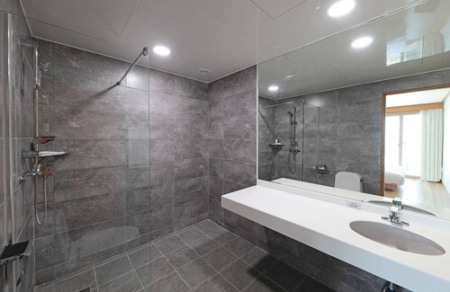 Goseong-gun Hotel | Ocean to you Resort Sokcho Seorak Beach Hotel and condo