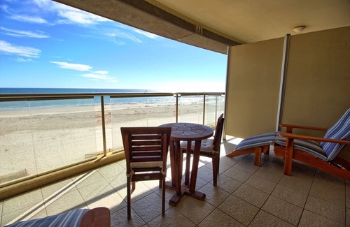 Glenelg Apartment | Ocean View 1BR Private balcony OAKS PIER