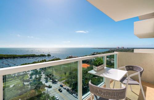 Coconut Grove House | Ocean View Balcony steps from Restaurants, Peacock Park & Marina