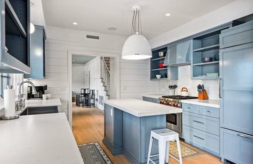 Village of La Jolla House | Ocean View Coastal La Jolla Luxury - AC, W/D, Patio