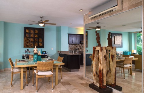 Cerro Condo | Ocean View Condo Near Downtown and Malecon Boardwalk