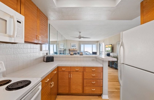 South Oceanside Condo | Ocean-view condo with private deck, washer/dryer, fireplace, & easy beach access
