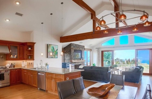 Cardiff-by-the-Sea House | Ocean View Estate ☆ Walk to Beach ☆ 6 Outdoor Spaces