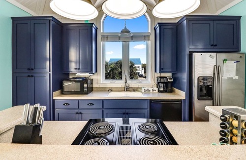 St. George Island House | Ocean view, hot tub, steps to the sand! Dog friendly. Fall dates discounted