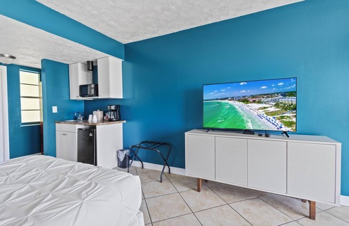 Fort Pierce Hotel | Ocean View Hotel Room with Balcony- 2 Full Beds