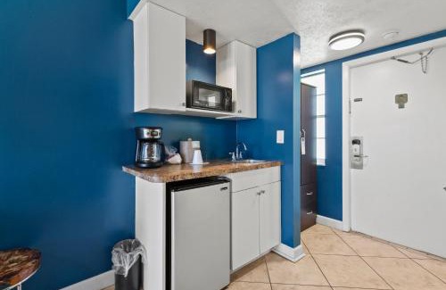 Fort Pierce Hotel | Ocean View Hotel Room with Balcony- King Bed #17