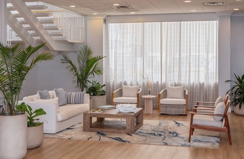 North Ocean City Hotel | Ocean View King, Ashore Resort, Relaxing Beachfront, Oceanfront Dining