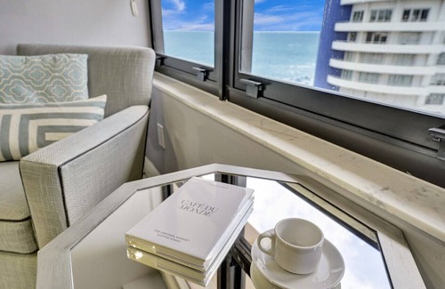 La Gorce Apartment | Ocean View Luxury Penthouse 3BR/3BA Beach Service