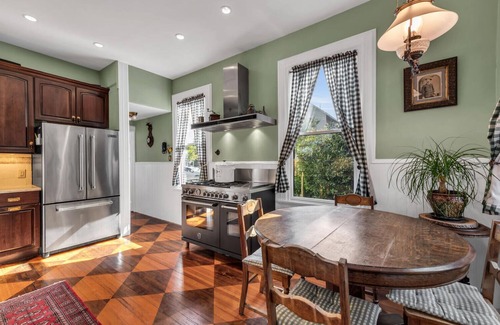 Ocean Grove House | Ocean View, Pathway Situated, Large Wrap Around Porch, Private Parking!