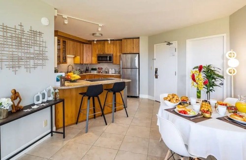 Kihei Resort | Ocean View Penthouse: Steps to Beach, Fast Wi-Fi