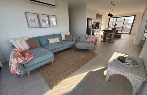 Torquay Apartment | Ocean View Rooftop Terrace and Horizon Views