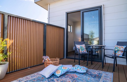 Torquay Apartment | Ocean View Rooftop Terrace and Horizon Views