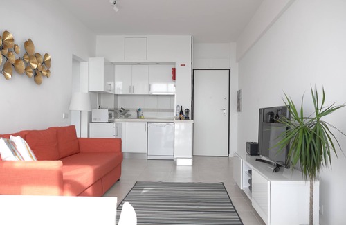 Paco De Arcos Apartment | Ocean View Suite, Lisbon