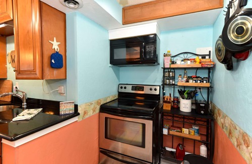 Daytona Beach Resort | OCEAN VIEW SUITE WITH FULL KITCHEN