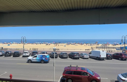 Wall Apartment | Ocean view vacation house