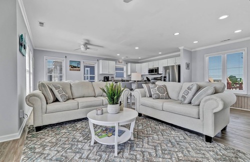 North Topsail Beach House | Ocean view w/Private Pool