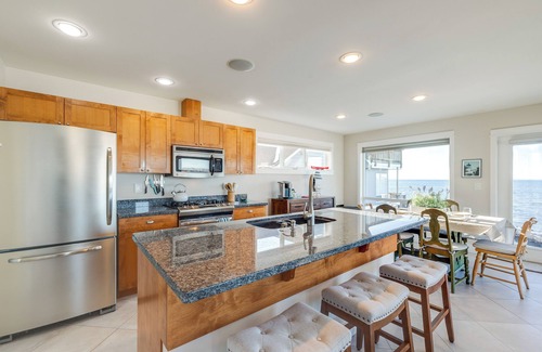Birch Bay Cottage | Ocean Views & Beach Access at Cottage on Birch Bay