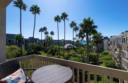 South Oceanside Condo | Ocean Views from Patio on the Pacific!