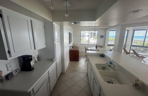 Stuart Apartment | OCEAN VIEWS! OCEAN VIEWS!- BREATHTAKING DIRECT BEACHFRONT CONDO 2/2