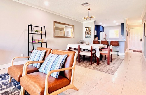 Central Beach Condo | Ocean views. Racquet Club in newly renovated unit. Walk to the best of Vero!