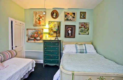 Ocean Grove House | OCEANFRONT 1ST FL STUDIO 2200 WKLY OCEAN VIEWS July and August dates available
