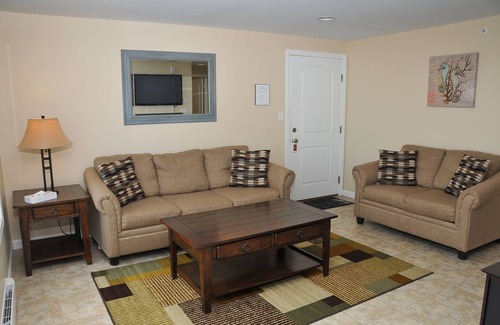 Old Orchard Beach Condo | Oceanfront, 2 Bedroom Condo, 1 Mile From The Pier