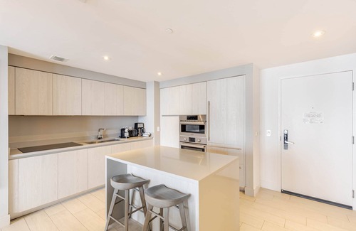 Hollywood South Central Beach Apartment | Oceanfront 2BR/2BA Hyde (Beach Service)