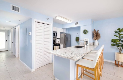 Tavernier Condo | Oceanfront 2BR/2BA Remodeled Condo King + Bunk Room Balcony Views