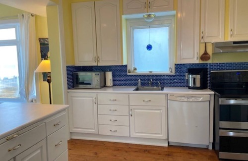 Feltzen South House | Oceanfront 3-Bedroom Captain's House