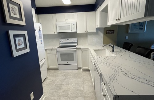 Kure Beach Condo | ⛱Oceanfront 3BDR, 2 Bath Condo, Covered Deck, Easy Beach Access, Pools/Hot Tub⛱